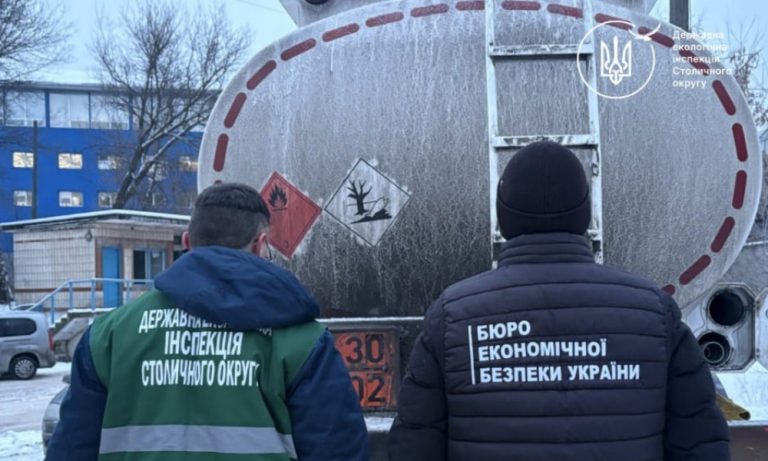 Промзона Видубичів: у Києві викрили підпільну АЗС з тоннами незаконного пального і 2,5 млн «з повітря»