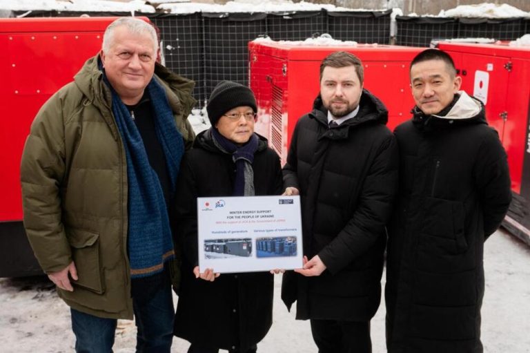 Києву доставили 13 генераторів з Японії, які забезпечать тепло 300 будинкам