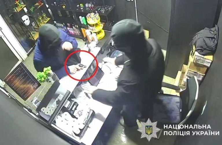 Фальшивий напад у Києві викликав кримінальні підозри