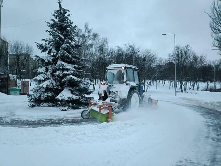 Київ на межі аварійного колапсу: вулиці перетворилися на крижану пастку