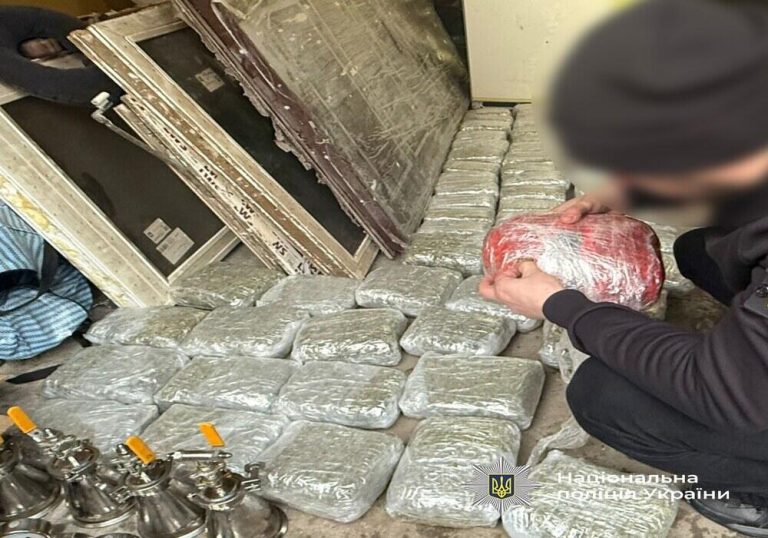 Викрито угруповання з повним циклом наркобізнесу в Київській та Одеській областях — вилучено 50 кг канабісу та наркотиків на суму 5 млн грн