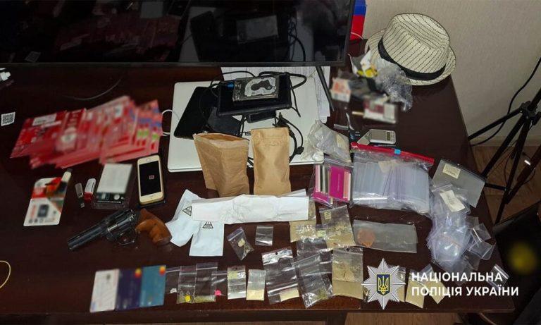 Латиноамериканське коріння й щомісячні 3 кг кокаїну — на Київщині викрили мережу з прибутком до 17 млн грн