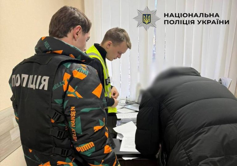 Керівнику КП ШЕУ Святошинського району оголосили підозру в розтраті понад 325 тис. грн через завищені тарифи на дорожню сіль