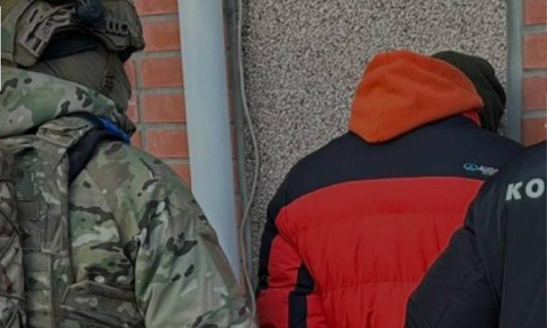 Месенджером передавали координати військових — оголошено нові підозри у держзраді, серед фігурантів мешканець Київщини