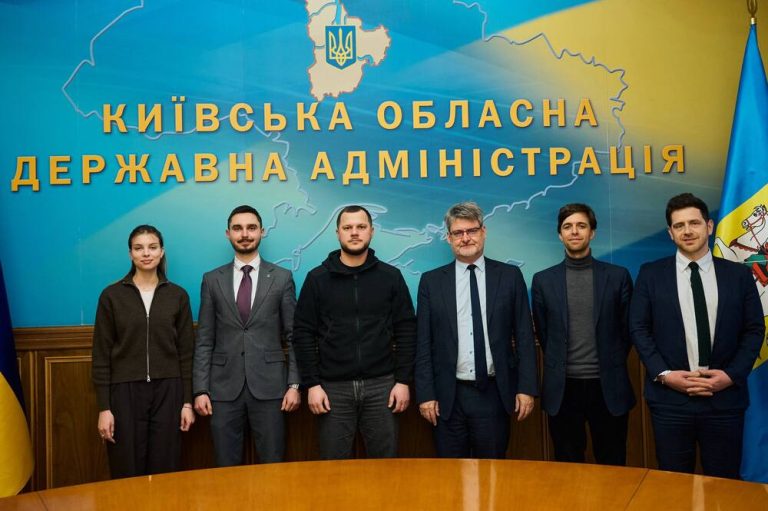 Франція поглиблює співпрацю з Київщиною — укриття, генератори й сонячні електростанції