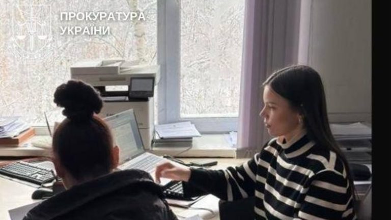 У Києві оголосили підозру матері за злісне ухилення від обов’язків догляду за донькою