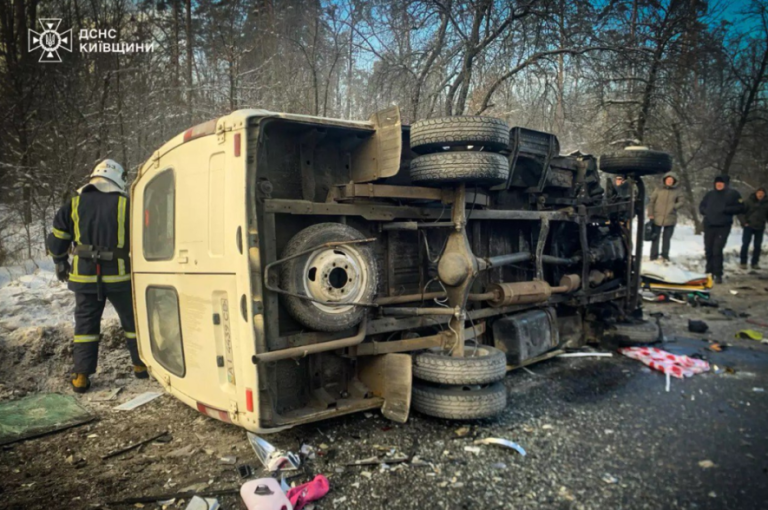 Фатальна ДТП на Київщині: кілька людей зазнали травм