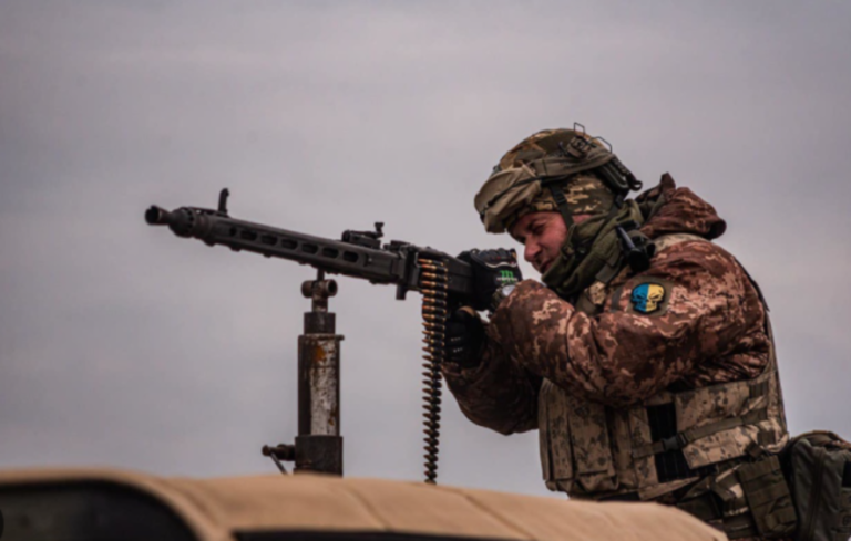 Небезпечні об’єкти РФ над водоймою на Київщині — оперативна ситуація в небі