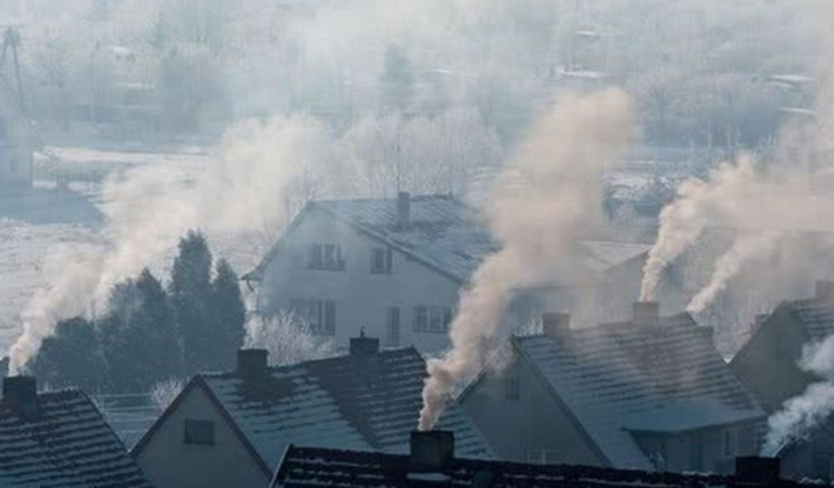Аномальна хмара над усіма районами Києва: що кажуть показники повітря — ФОТО