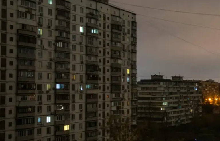 Понад десять днів без світла: який район Києва опинився в повному знеструмленні