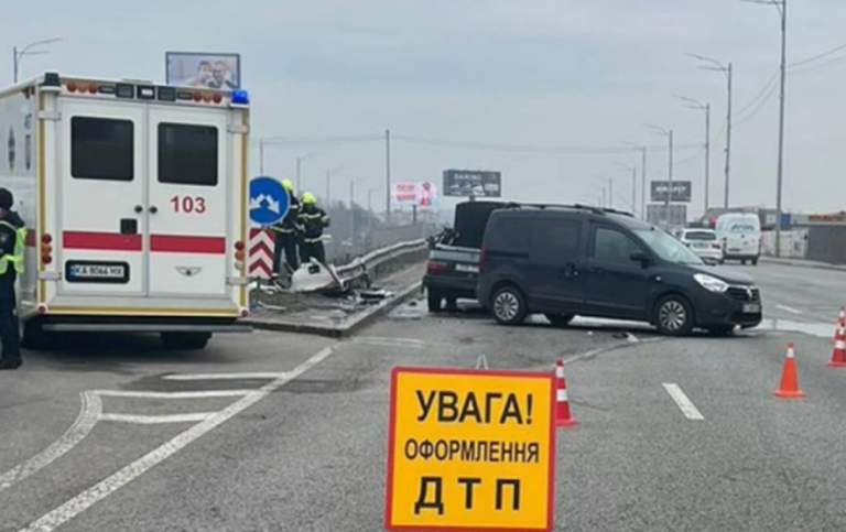 Частково заблоковано одну з ключових магістралей Києва — адреса та причина