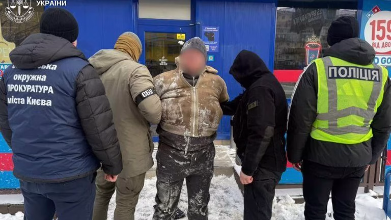 У Києві затримали афериста, що за 18 000$ обіцяв організувати мобілізацію засудженої