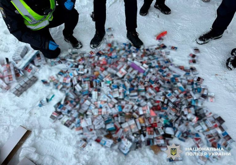 У Києві затримали двох іноземців за крадіжки з кіосків із сигаретами на понад 740 тис грн