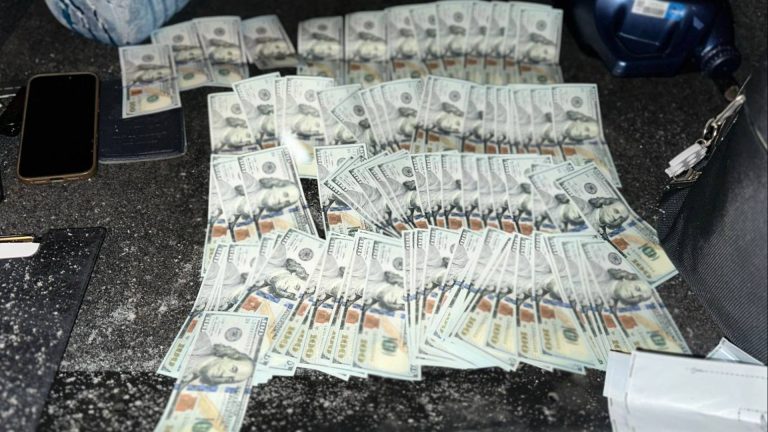 Офіцера з «Оберігу» на Київщині затримали за вимагання 10 000 доларів за зняття з розшуку
