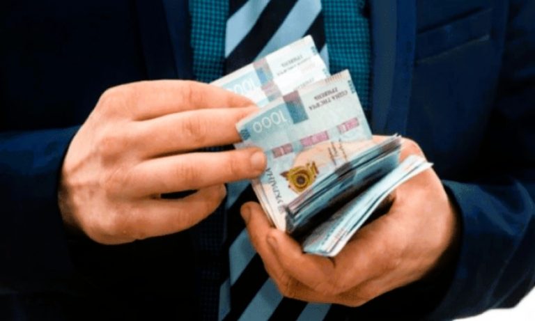 У Києві до суду постануть двоє працівників банку, які після смерті клієнта підробили документи й зняли $65 тисяч