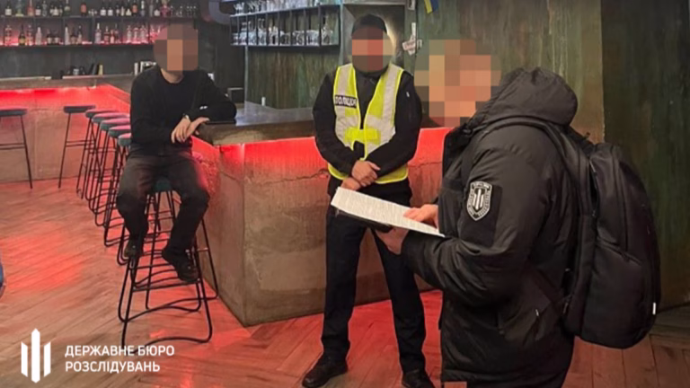 ДБР розкрило схему, за якою правоохоронці намагалися продати київську квартиру за $45 тис