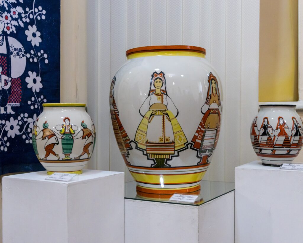 Декоративний таріль із виставки