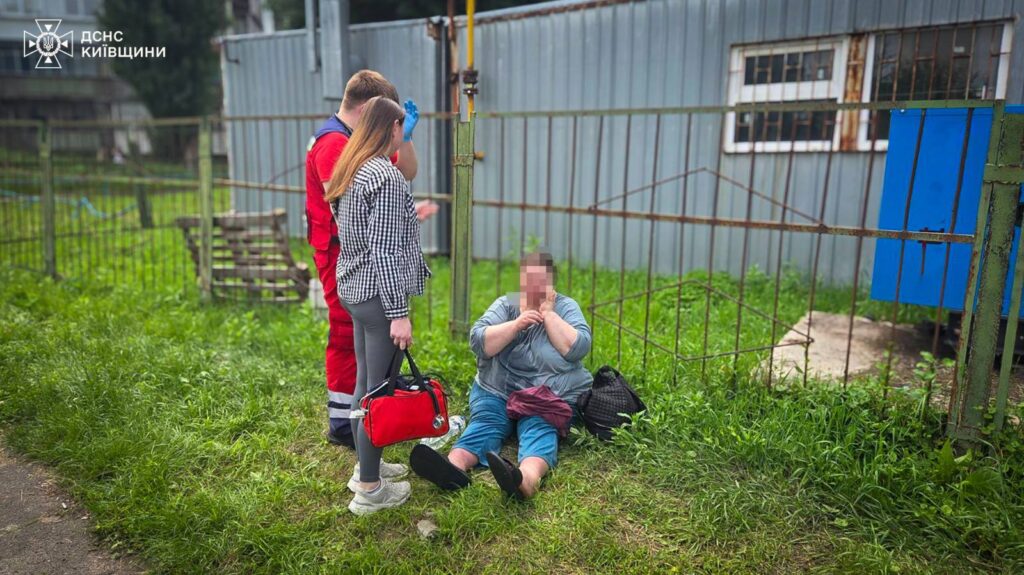 Фотознімок пожежі — будинок і дим