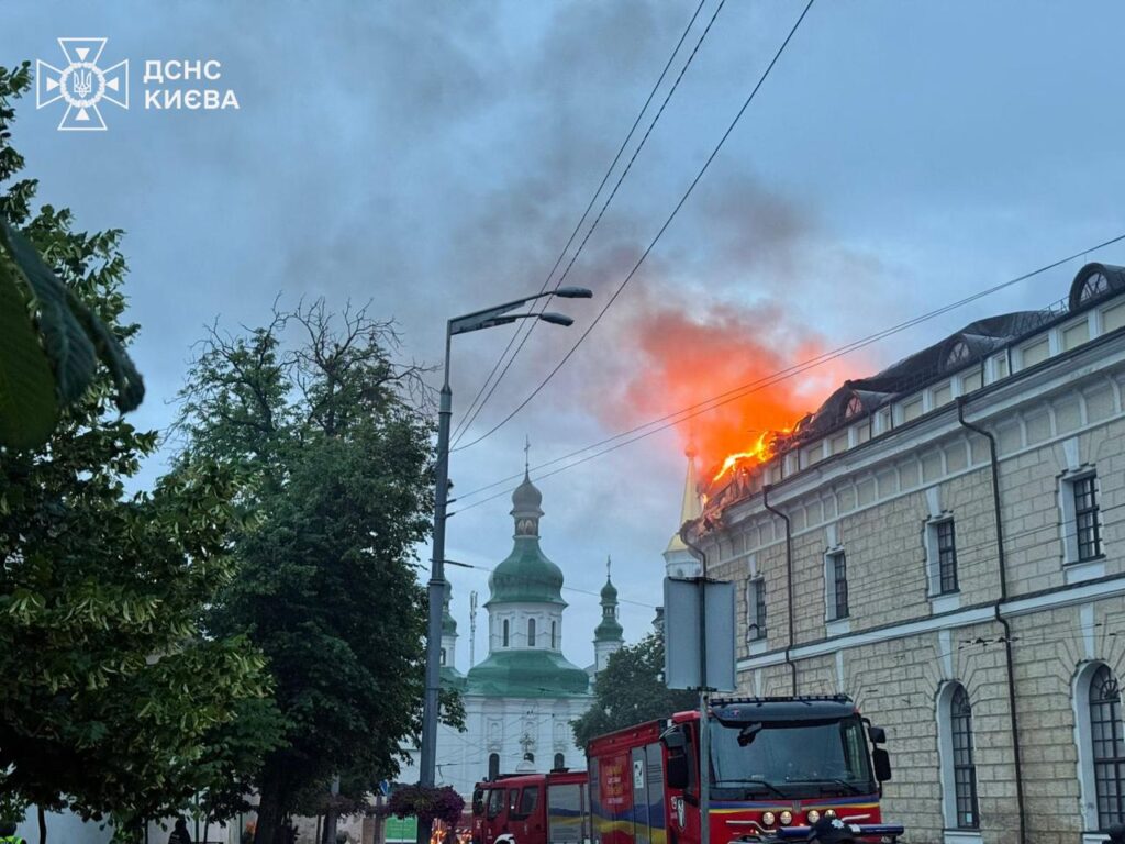 Наслідки ударів по інфраструктурі Києва