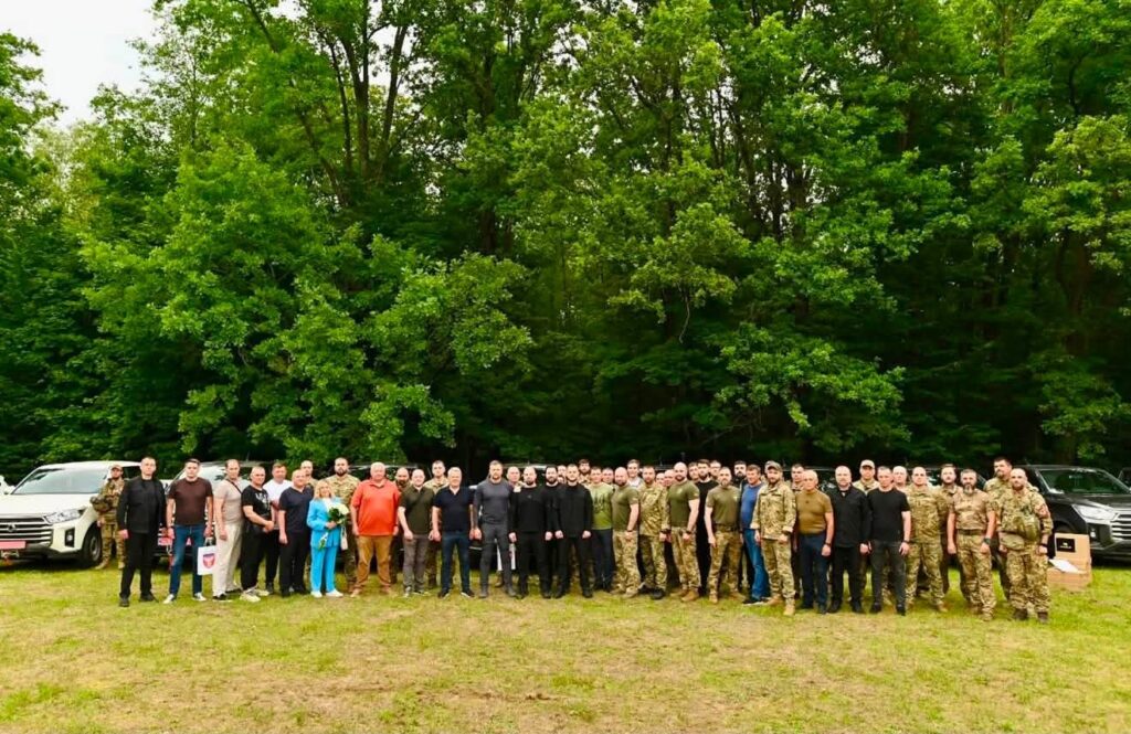 Передача пікапів та техніки