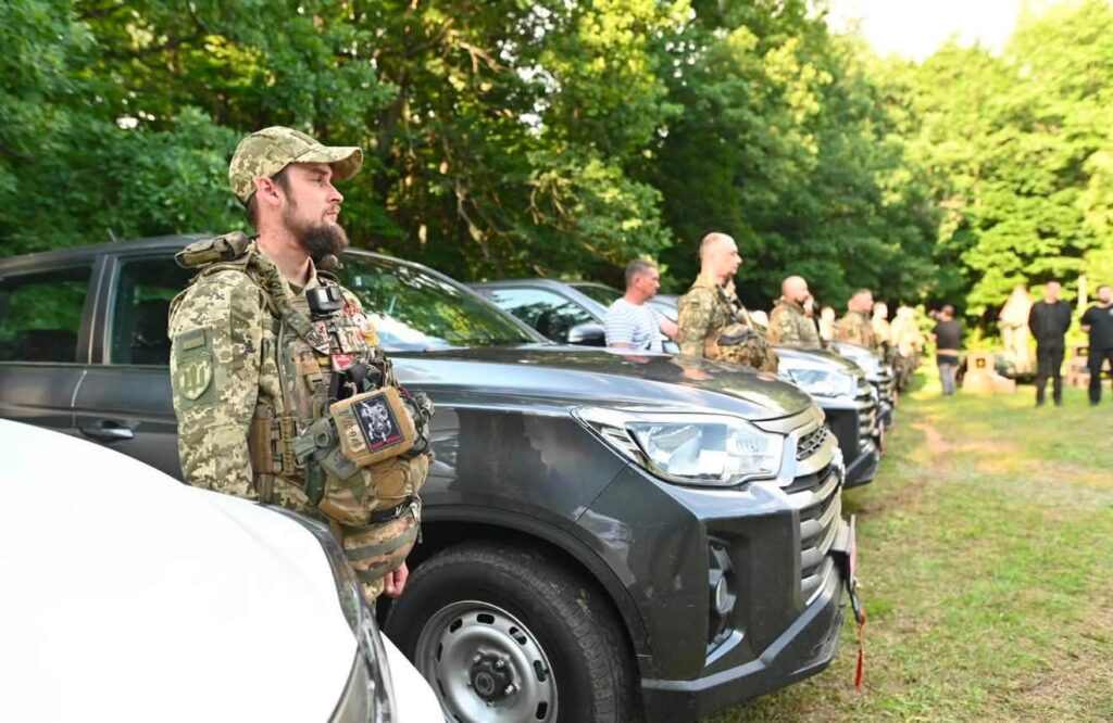 Військові з обладнанням
