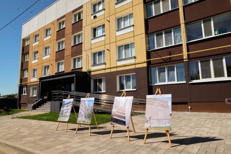 Оновлена прибудинкова територія у Бородянці