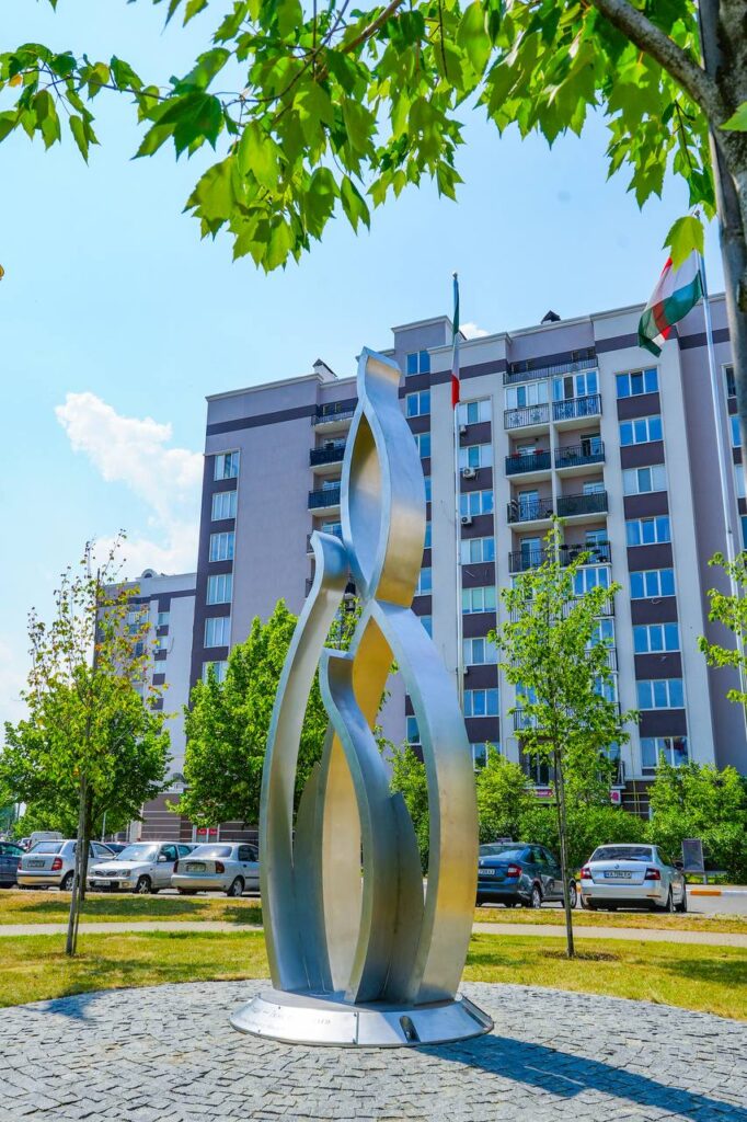 Момент відкриття меморіалу 'Вогонь надії'