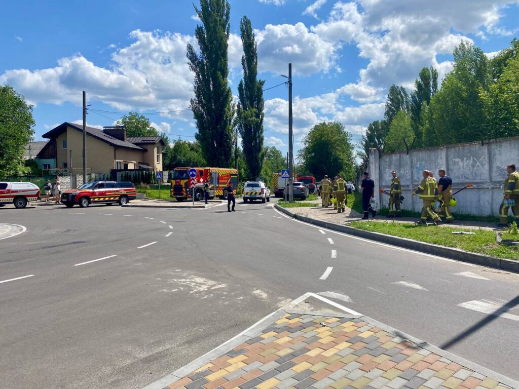 Наслідки обстрілу у Вишневому — фото 3