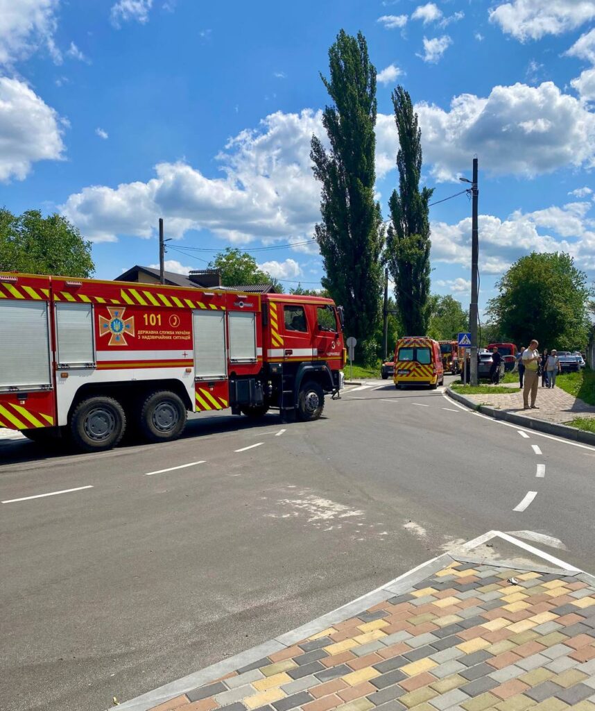 Наслідки обстрілу у Вишневому — фото 1