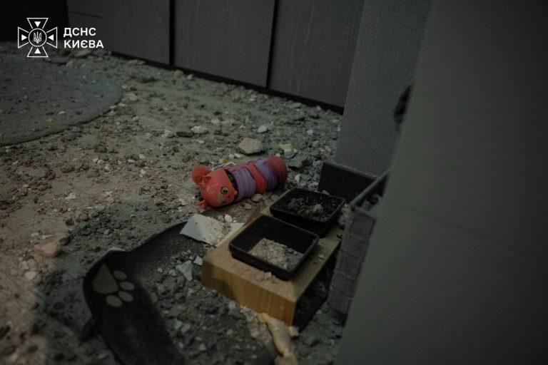 У Голосіївському районі внаслідок атаки постраждала багатоповерхівка