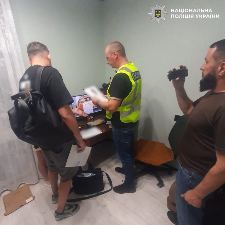 На Київщині викрили організовану групу, яка вербувала жінок для секс-експлуатації в азійських країнах
