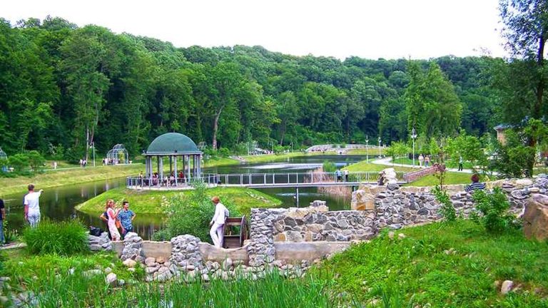 Куди піти в Києві безкоштовно: маршрут від Лаври до сучасних артцентрів