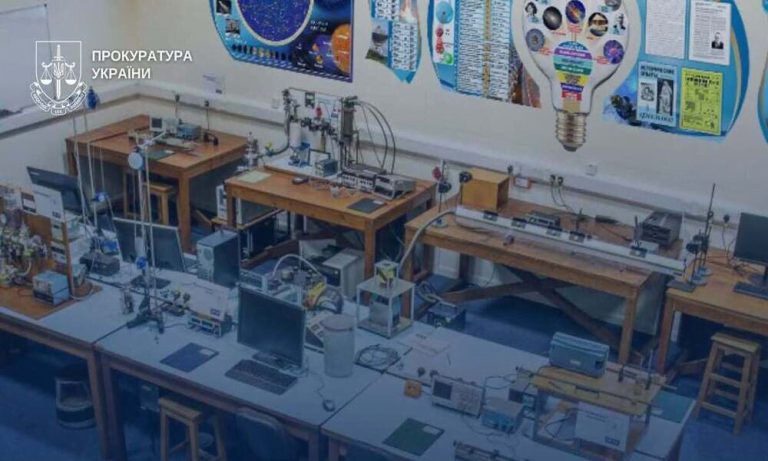 Посадовицю «Освітньої агенції» судитимуть через переплату на шкільному обладнанні для Києва майже на 1,1 млн грн