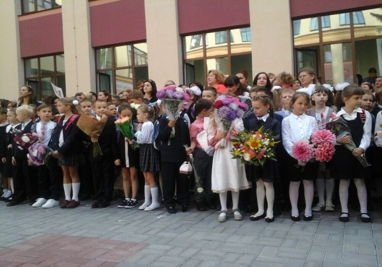 1 вересня у Києві: школи самі вирішать, чи проводити традиційні лінійки