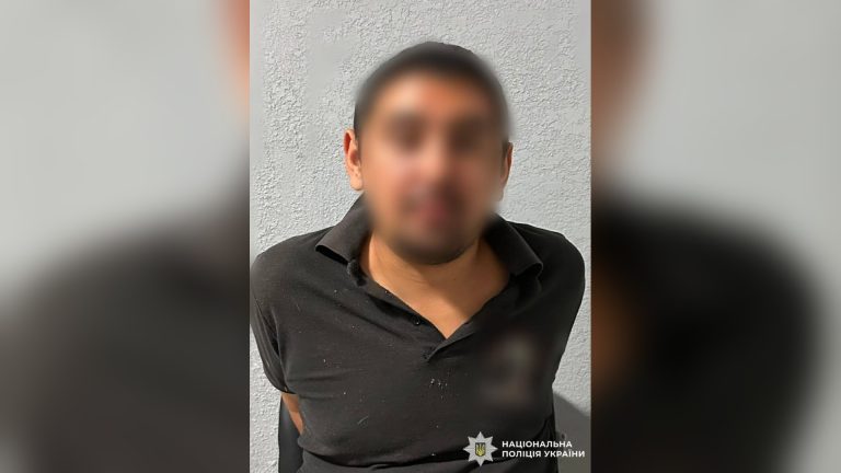 У Фастові поліція затримала чоловіка, якого підозрюють у пограбуванні 59-річного жителя міста