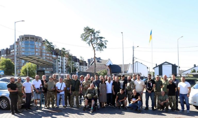 У Ірпені на блокпосту біля «Караван Гала» відзначили нагородами 141 українського захисника
