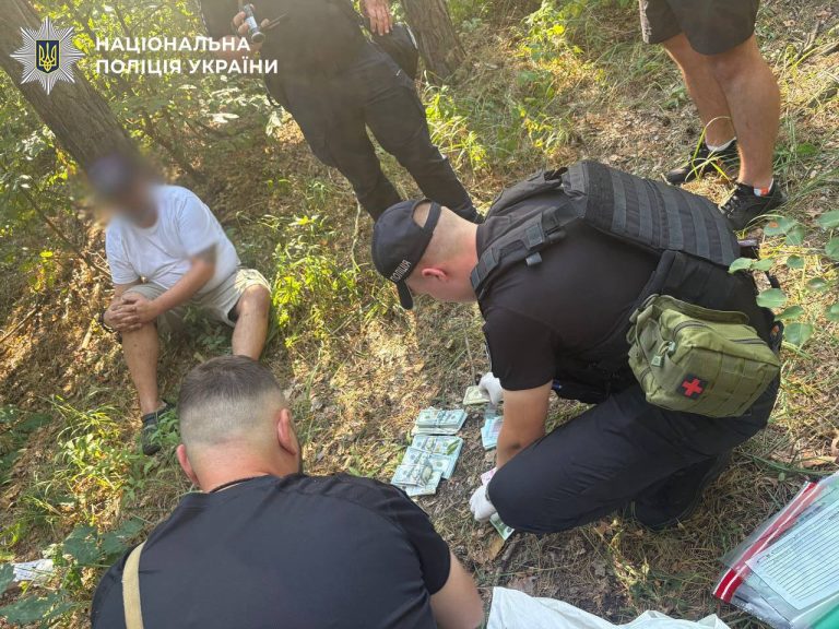 Киянин обчистив сейф сусіда, забравши гроші та цінності на суму майже 2 млн грн