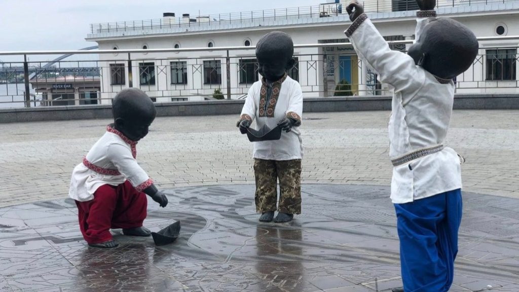 Засновників Києва Кия, Щека, Хорива та Либідь одягли у вишиванки напередодні свята