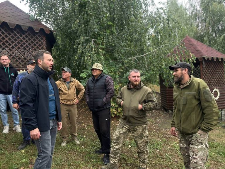 Ветерани Миронівської громади відзначили осінь спільною риболовлею