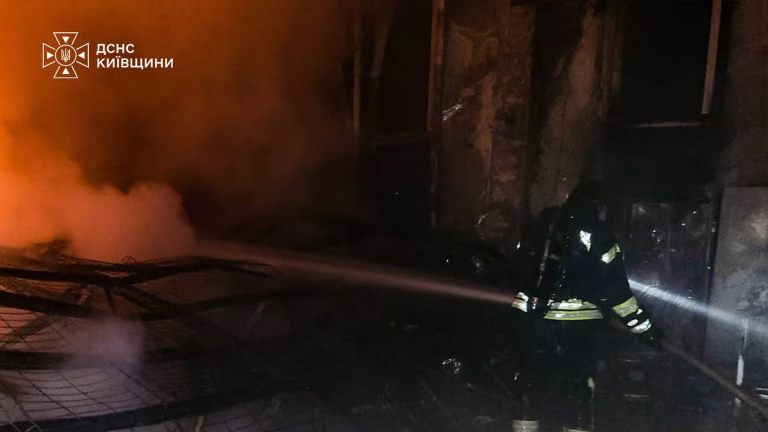 Вогонь охопив покинутий будинок у Шевченківському районі
