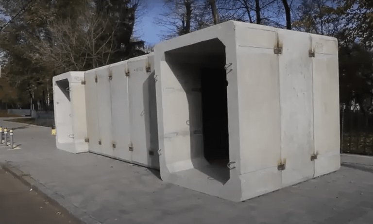У Києві через брак фінансування не встановлюють мобільні укриття