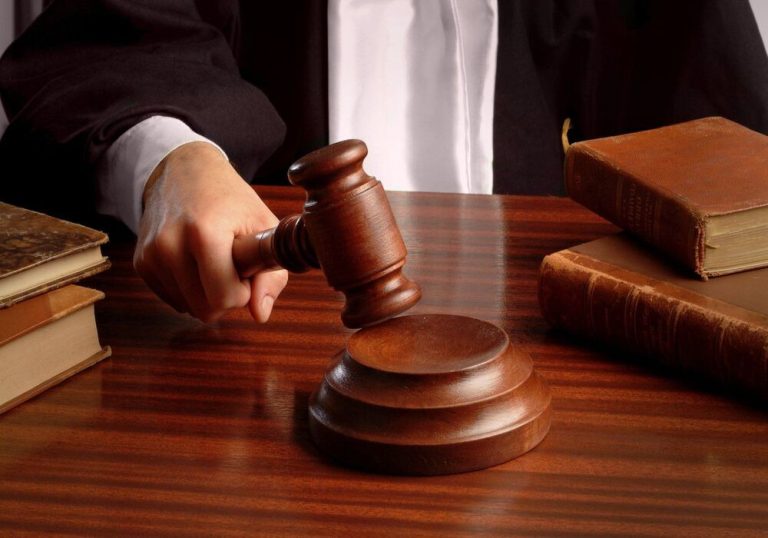 Суд у Києві присудив 8 років ув’язнення чоловікові за зґвалтування 21-річної падчерки