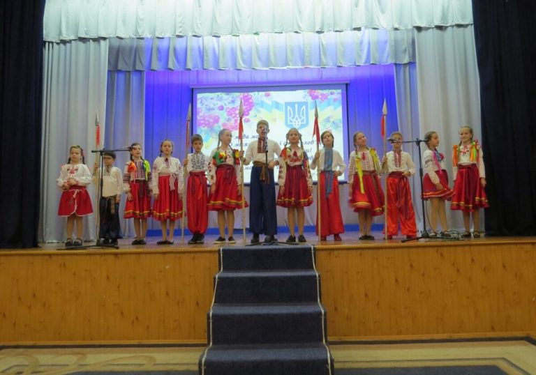 Чи встигнуть оновити укриття: на Дарниці за 24 млн грн зроблять ремонт концертної зали ліцею