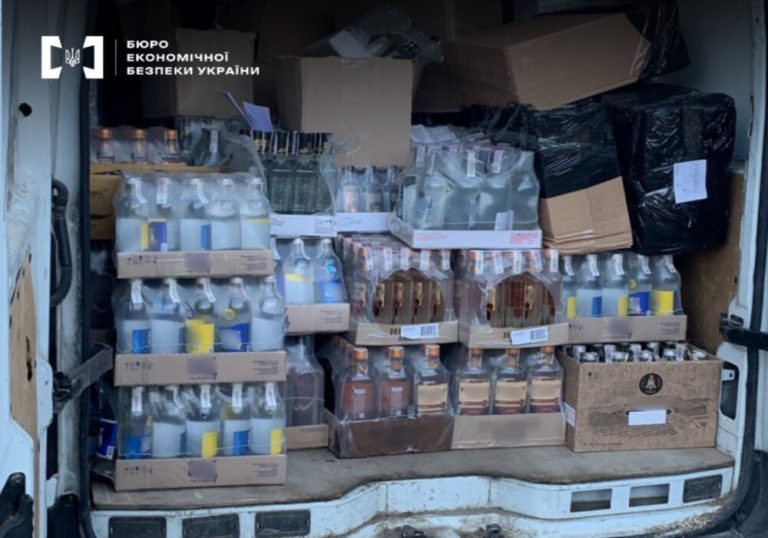 Жителя Київщини постануть перед судом за збут підробленого алкоголю та тютюнових виробів
