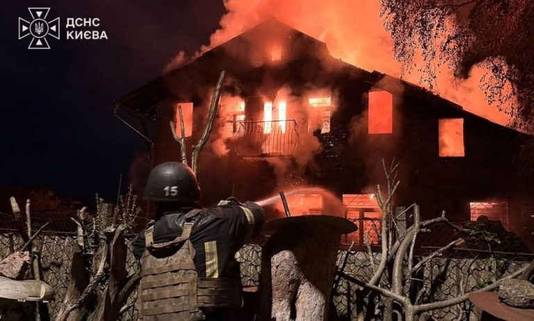 Як Київ протистоїть зимовим викликам під обстрілами дронів – ексклюзив The Guardian