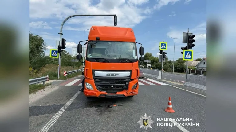 На трасі Київ — Чернігів авто збило 16-річну пішохідку