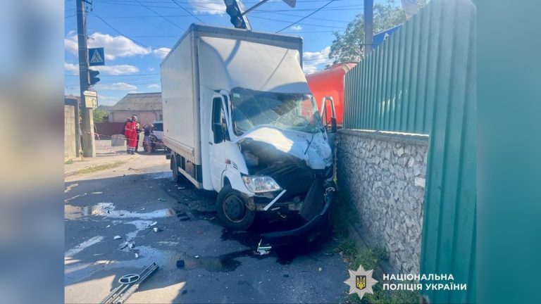 У Білій Церкві водій Mercedes загинув після проїзду на червоне світло