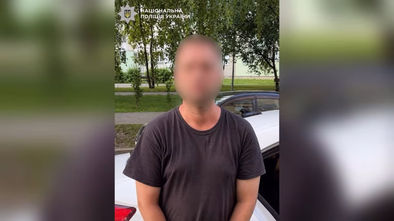 У Броварах затримали чоловіка через підозру у спробі викрадення товару з магазину