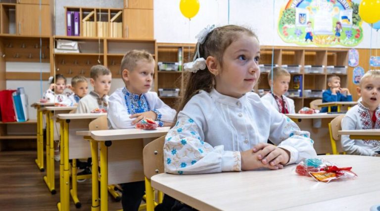 У Бучанській громаді до шкільних лав уперше сіли 667 першокласників