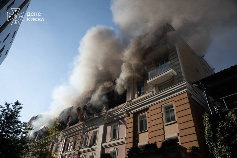 ДСНС оприлюднила фото зруйнувань у Києві після обстрілів РФ